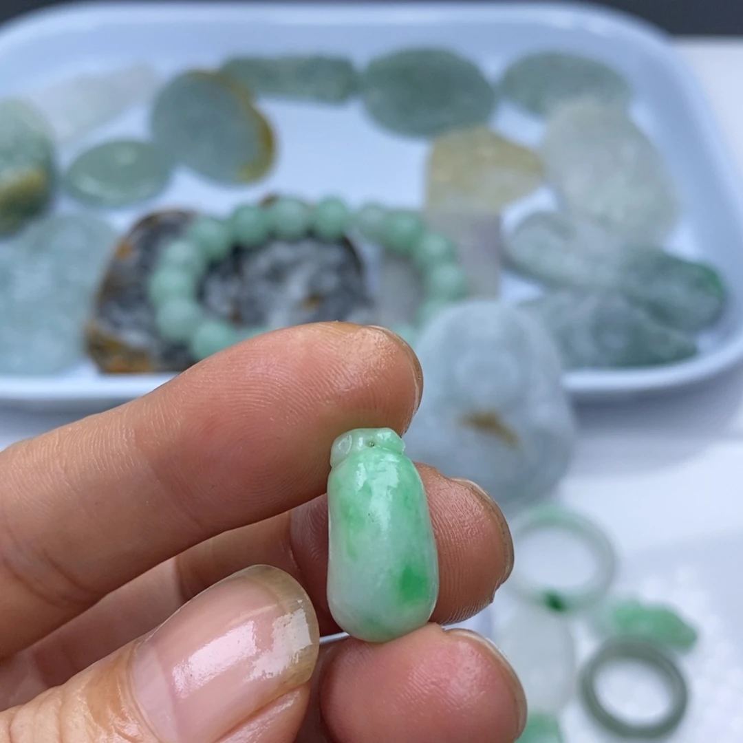 定制翡翠未镶嵌瓜