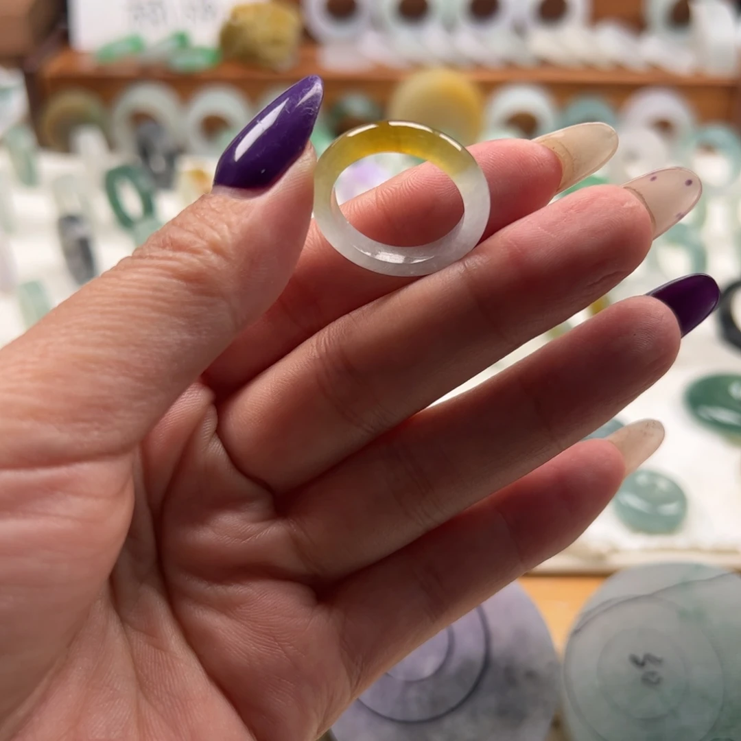 翡翠未镶嵌戒指翡翠