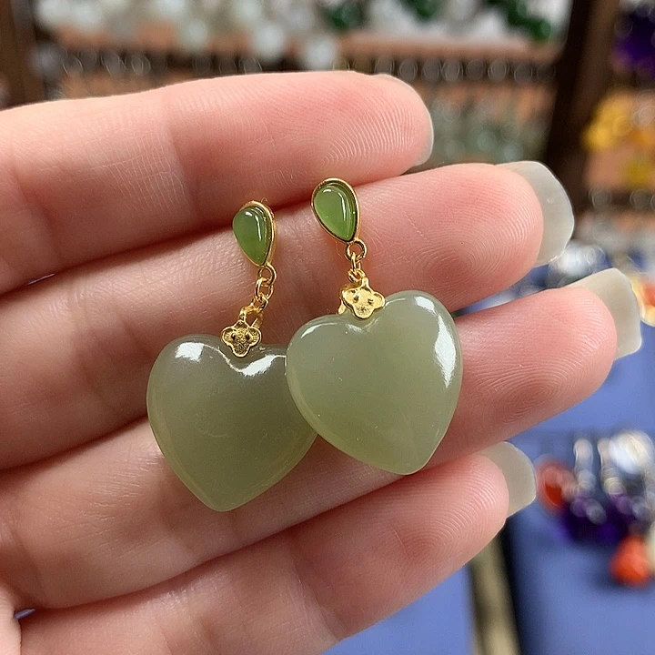 和田玉银S925镶嵌耳饰爱心卡16左右