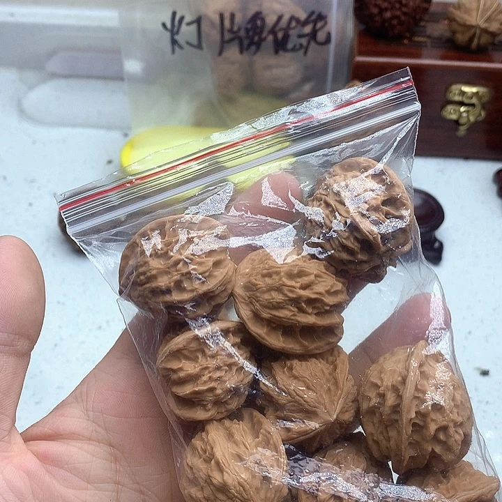 小***刚文玩核桃吊坠小翅膀