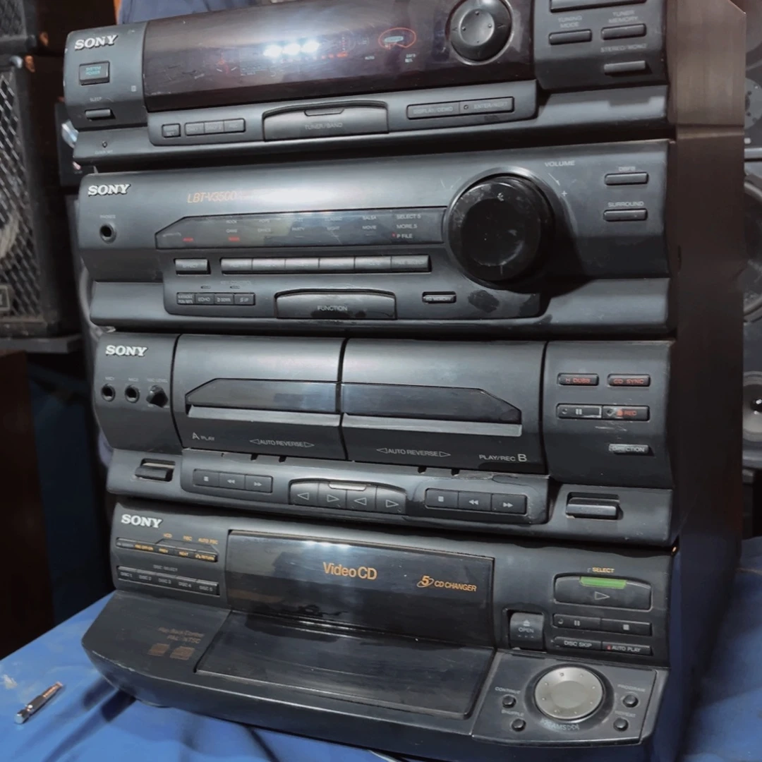 8新索尼5碟大组合机一个，只包通电，包邮