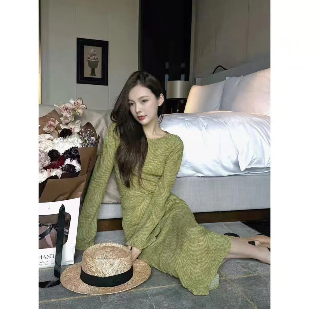 2025夏季女生设计感连衣裙 CCX7ZZ504D350