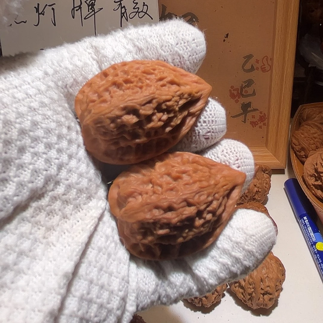 文玩核桃吊坠吸血鬼