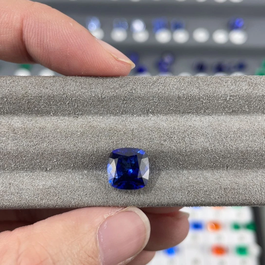 合成（培育）蓝宝石裸石未镶嵌承*4.4克拉