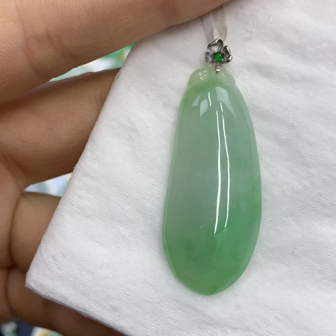 翡翠18K金镶嵌颈饰翡翠