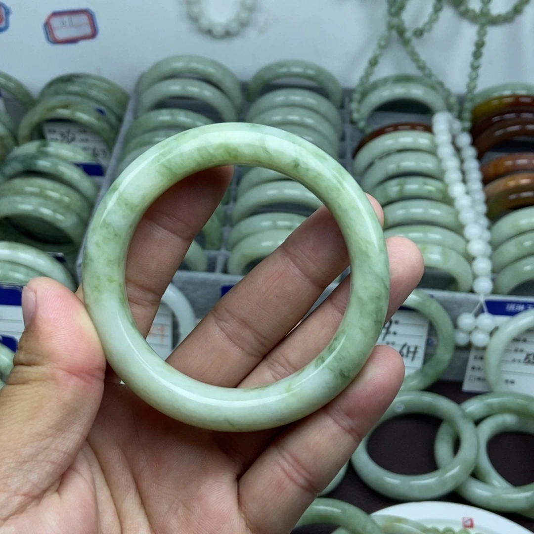 哇***塞蛇纹石玉未镶嵌手镯