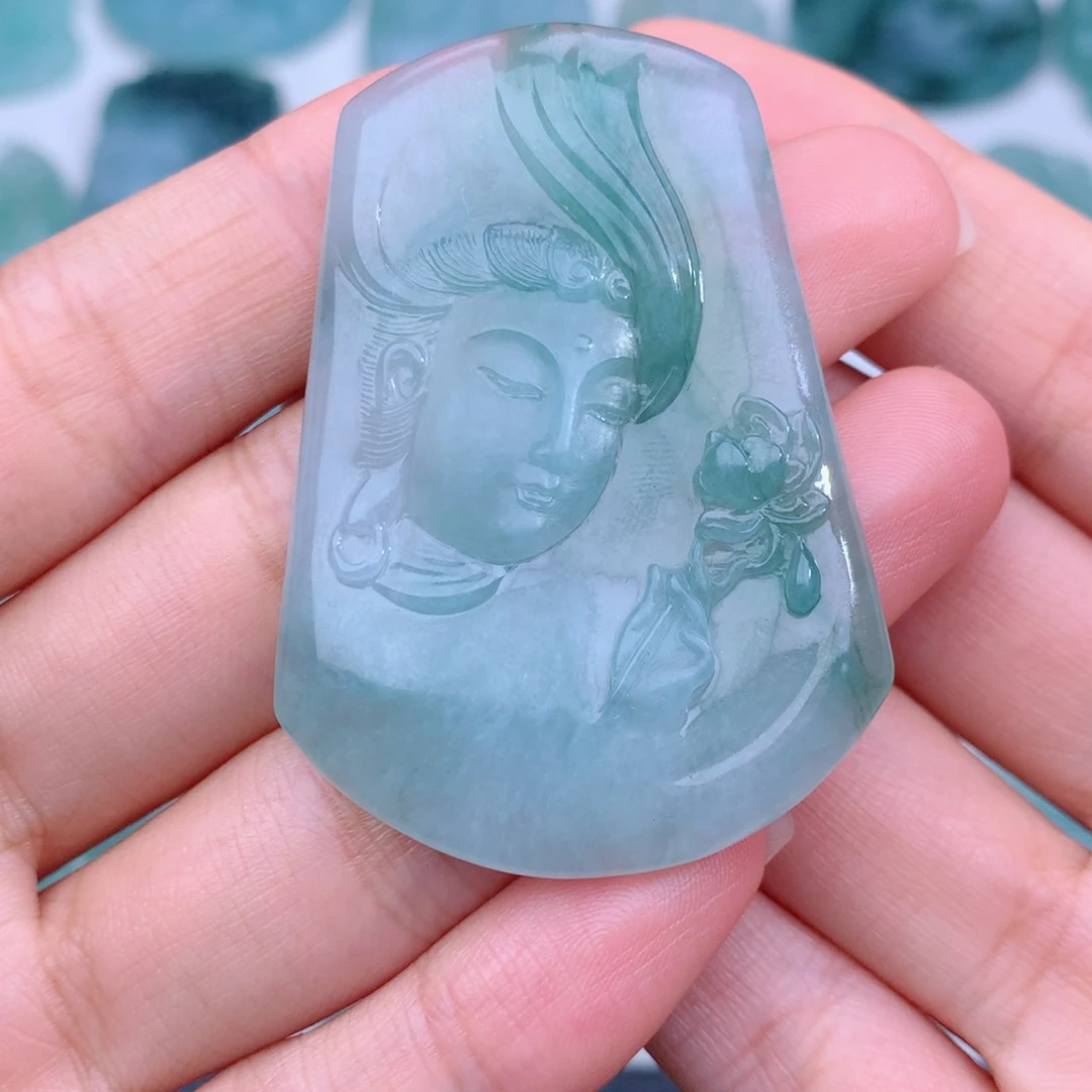 颈饰未镶嵌翡翠佛光天下