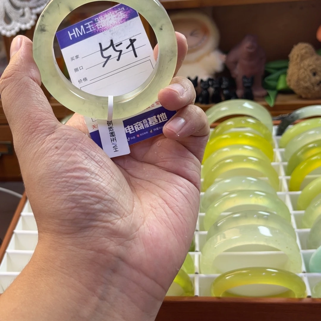 蛇纹石玉未镶嵌手镯46