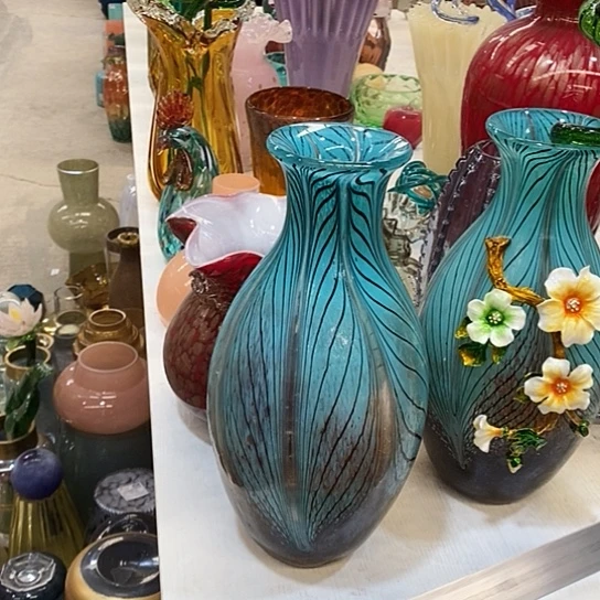 琉璃花瓶高33厘米口径6厘米