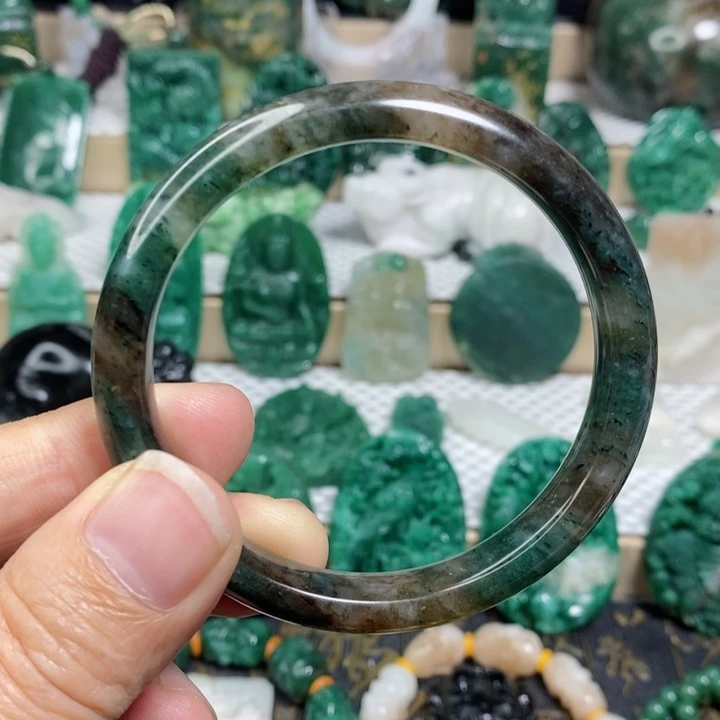 未镶嵌独山玉手镯