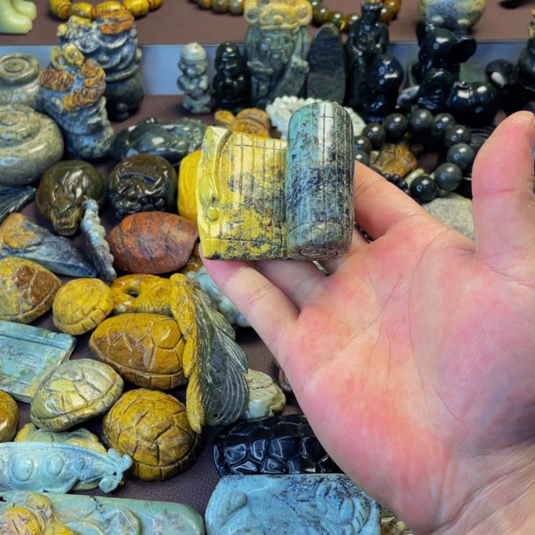 【闪购商品】未镶嵌岫岩河磨玉（透闪石质玉）挂件小**雨