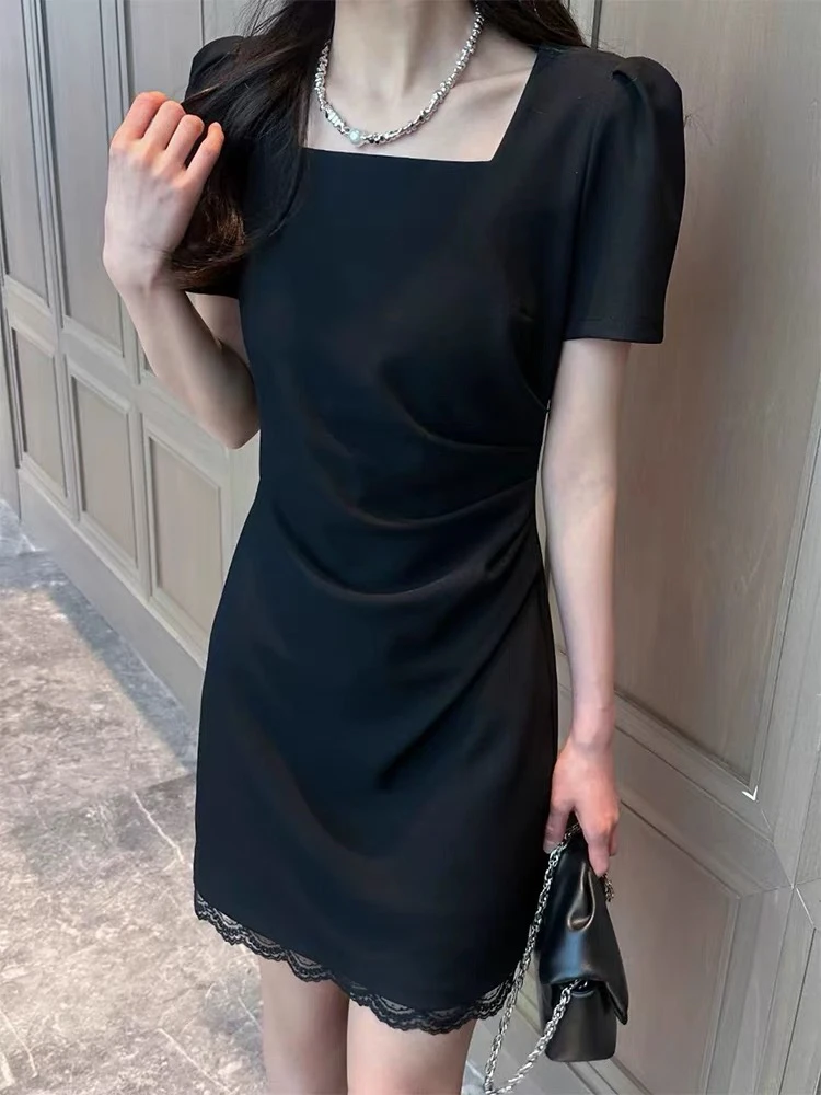 赫本风短款连衣裙女夏季2025年流行新款方领高级感气质显瘦小黑裙