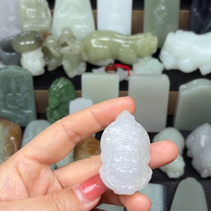 颈饰未镶嵌和田玉