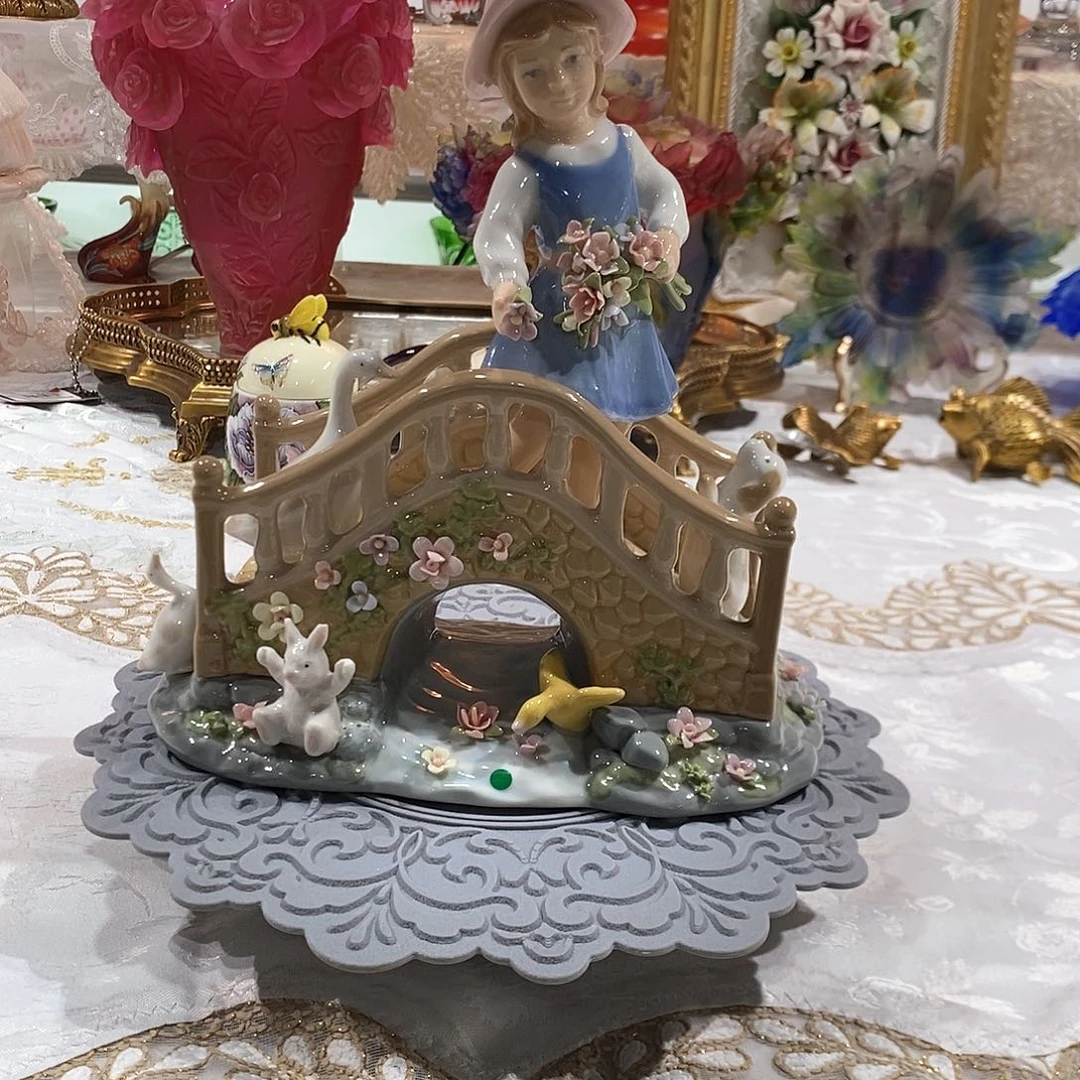 摆件海*骨瓷过桥女孩摆件礼盒装