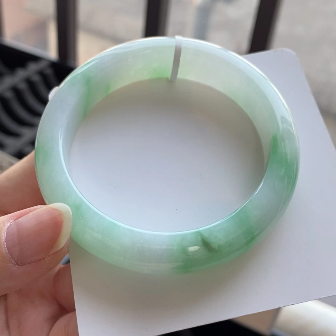 翡翠未镶嵌手镯白底青56