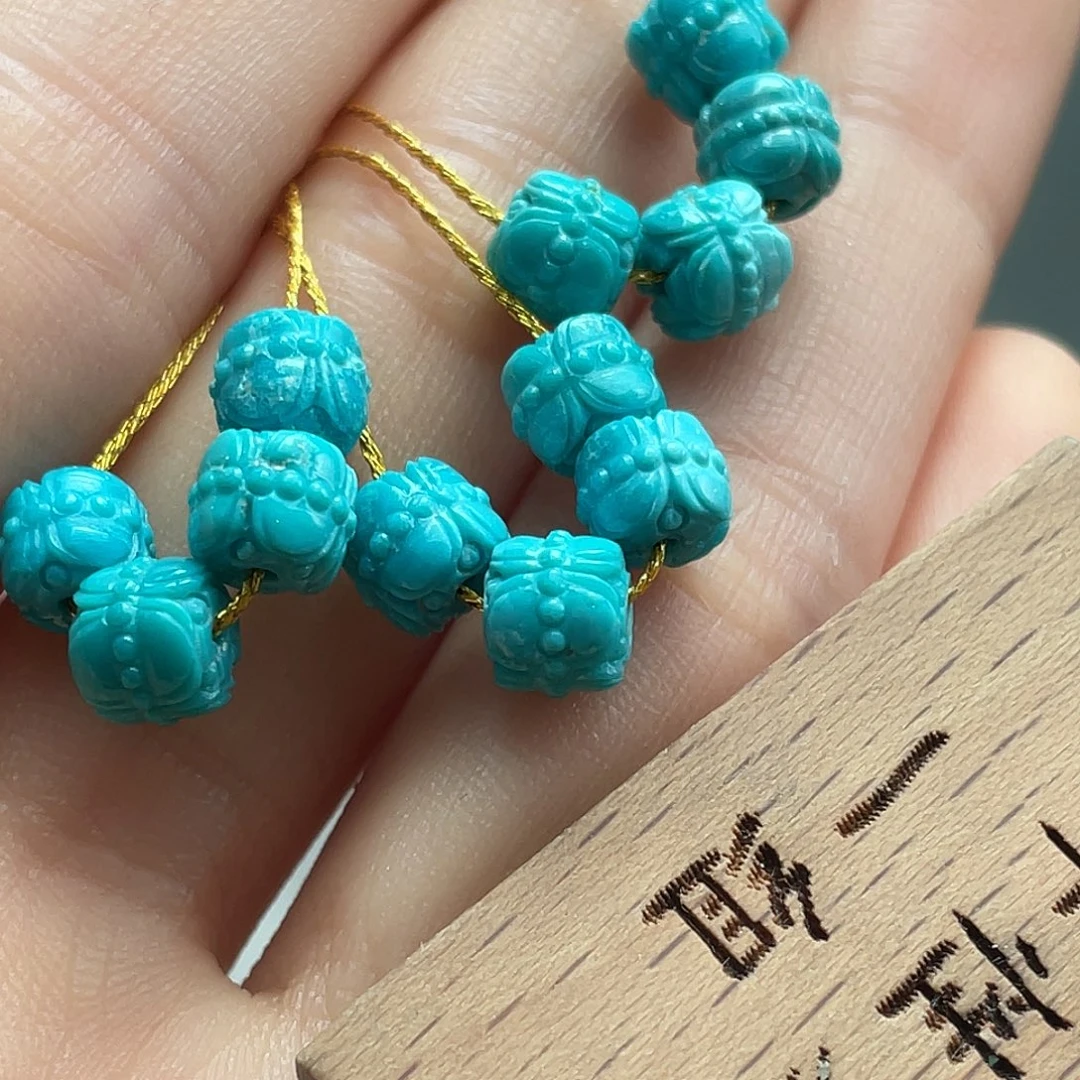 绿松石未镶嵌颈饰