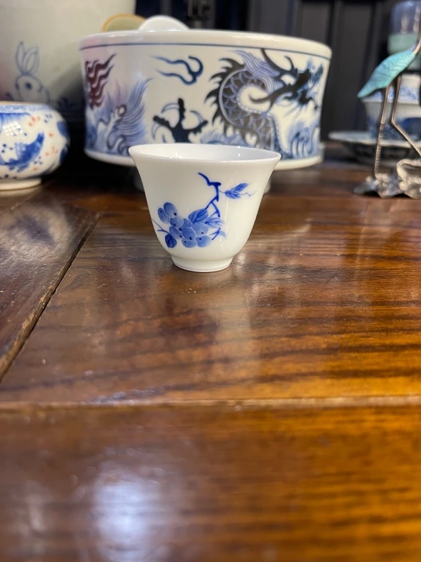 青花品茗杯纯手工打造