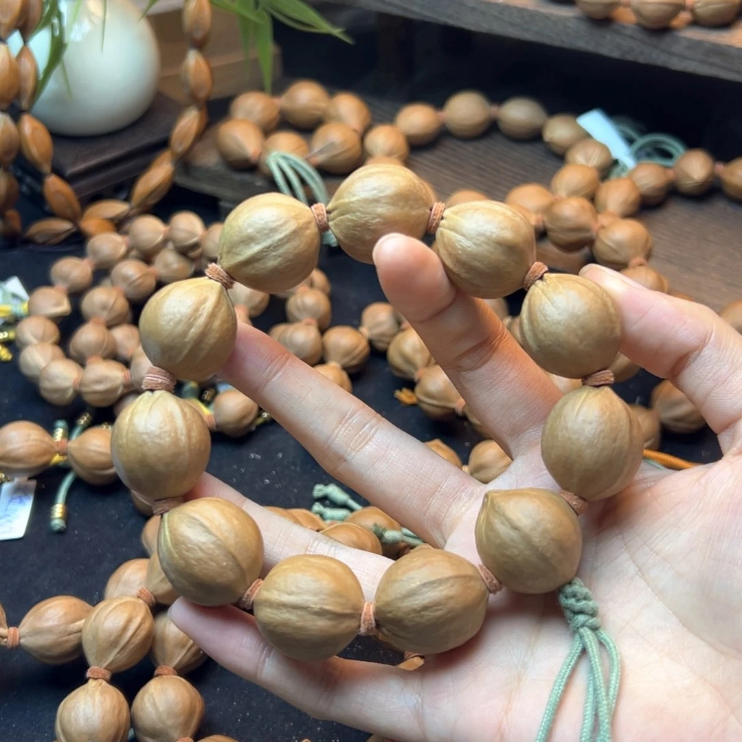 手串橄榄核v****n22