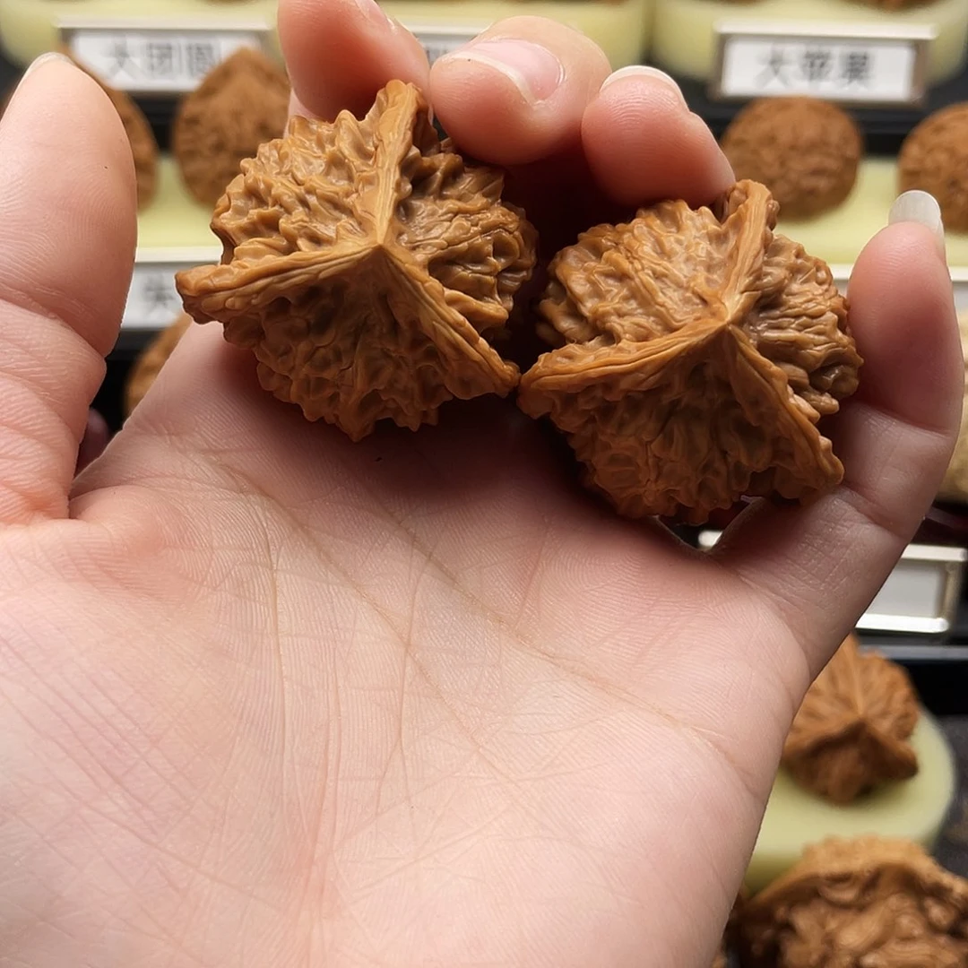 文玩核桃把件s***m三棱536