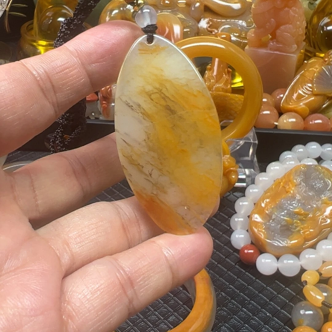 石英质玉未镶嵌颈饰