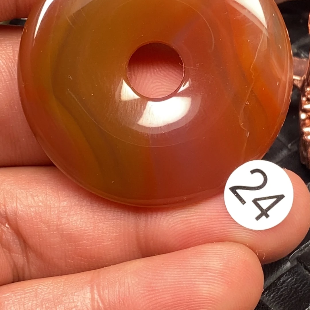 小***K玛瑙/玉髓未镶嵌颈饰挂件