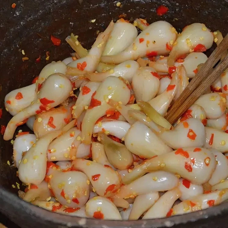 湖南特产酸辣藠头剁椒荞头好吃的农家下饭菜酱菜脆爽酸辣老坛泡菜