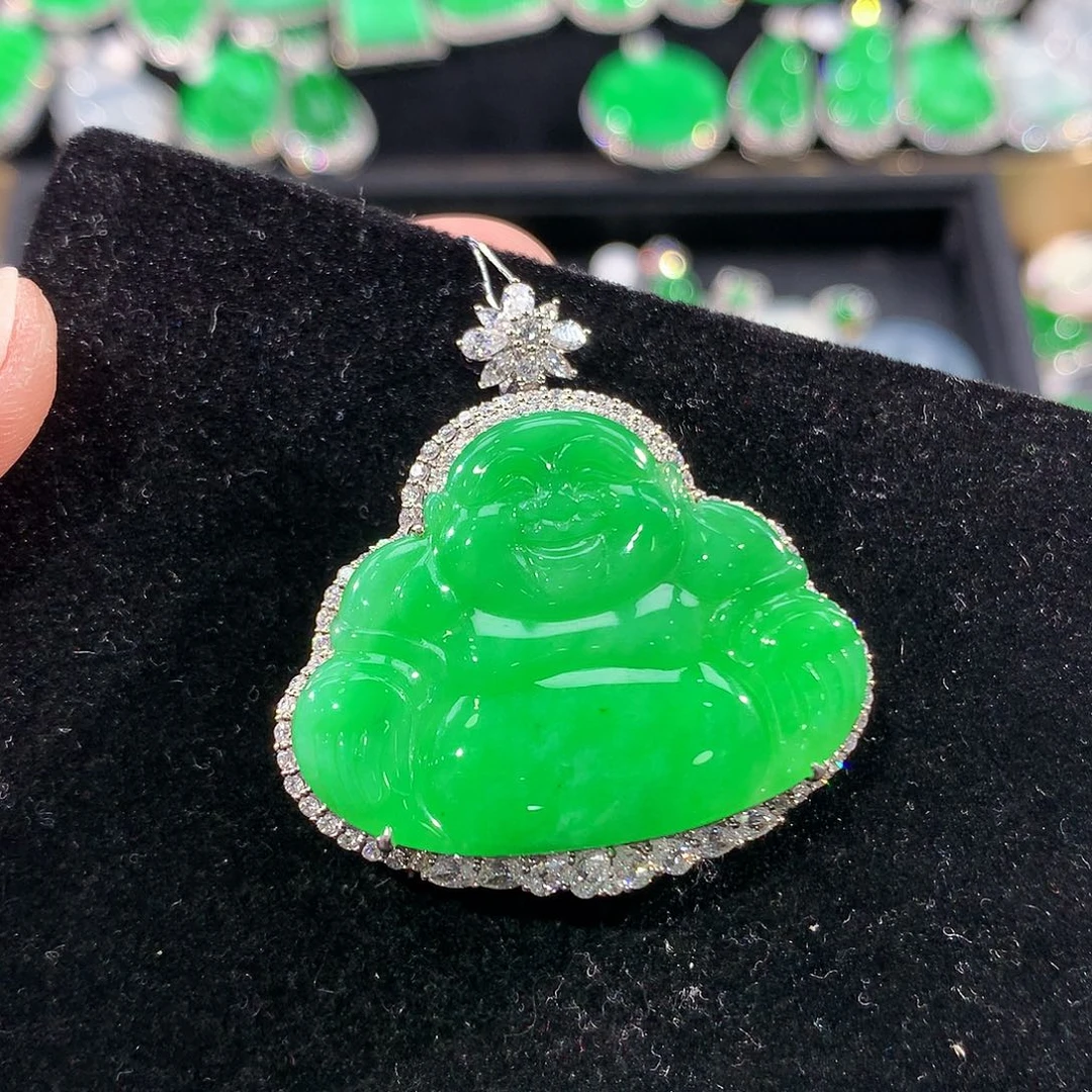 翡翠18K金镶嵌颈饰