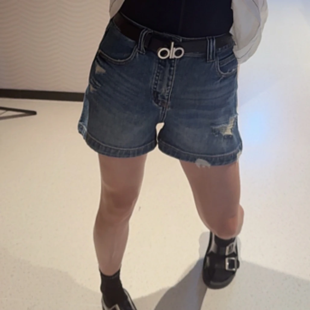 魏佳推荐-高腰休闲慵懒风成人A版三分裤高腰薄款牛仔短裤22571