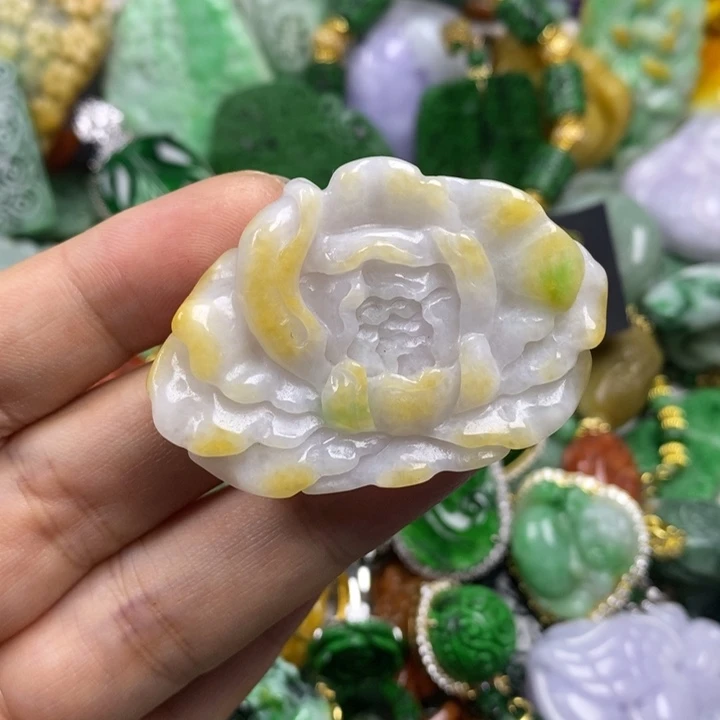 翡翠未镶嵌吊坠(赠链)