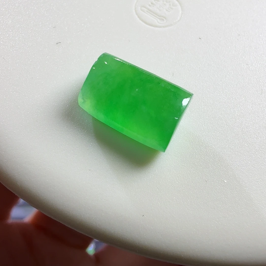 翡翠未镶嵌颈饰马鞍