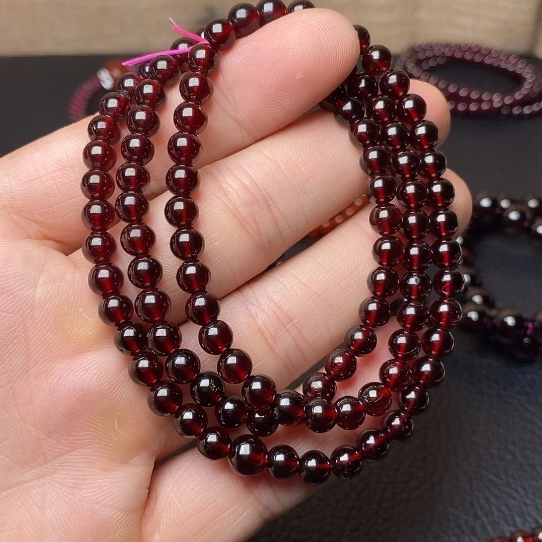 吴***咩手链未镶嵌石榴石卡5.8高品质酒红