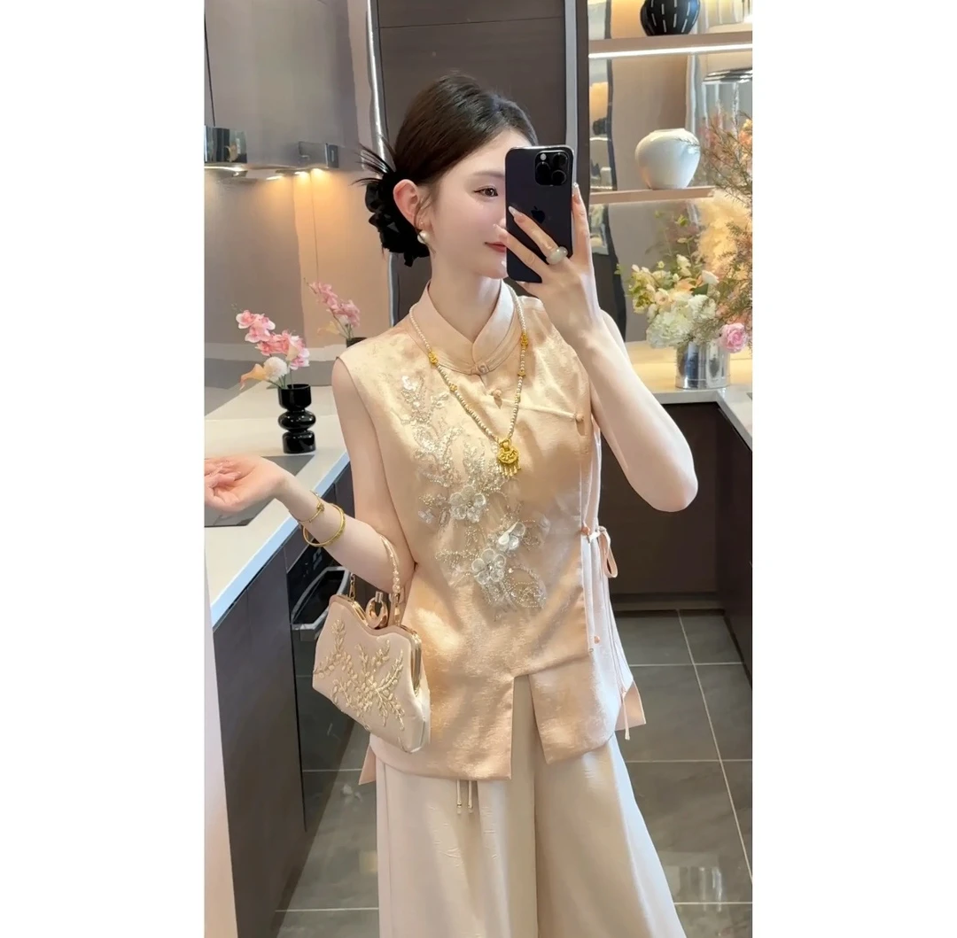 周粥女装铭顺-【贵气养人】夏季重工亮片钉珠缎面上衣JJX5SY2679