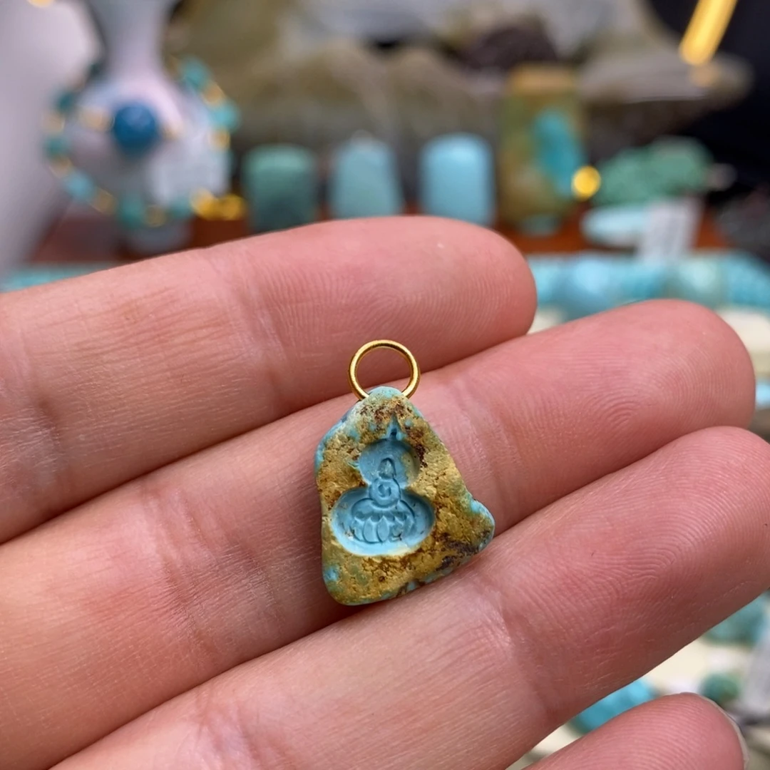 绿松石未镶嵌珠宝奇石