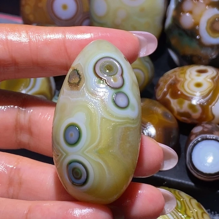 玛瑙/玉髓未镶嵌珠宝奇石58
