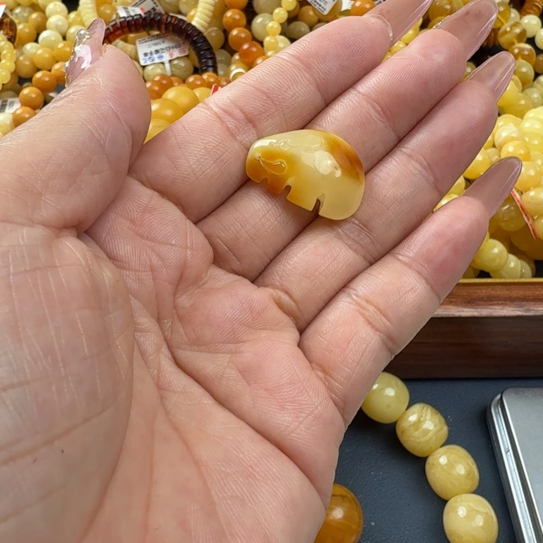 琥珀未镶嵌珠宝奇石