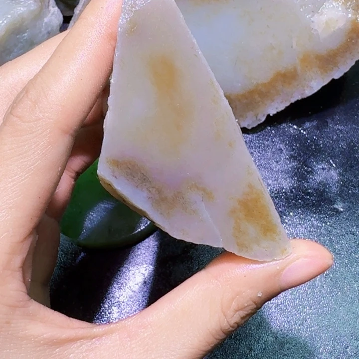 未镶嵌和田玉（糖玉）珠宝半成品