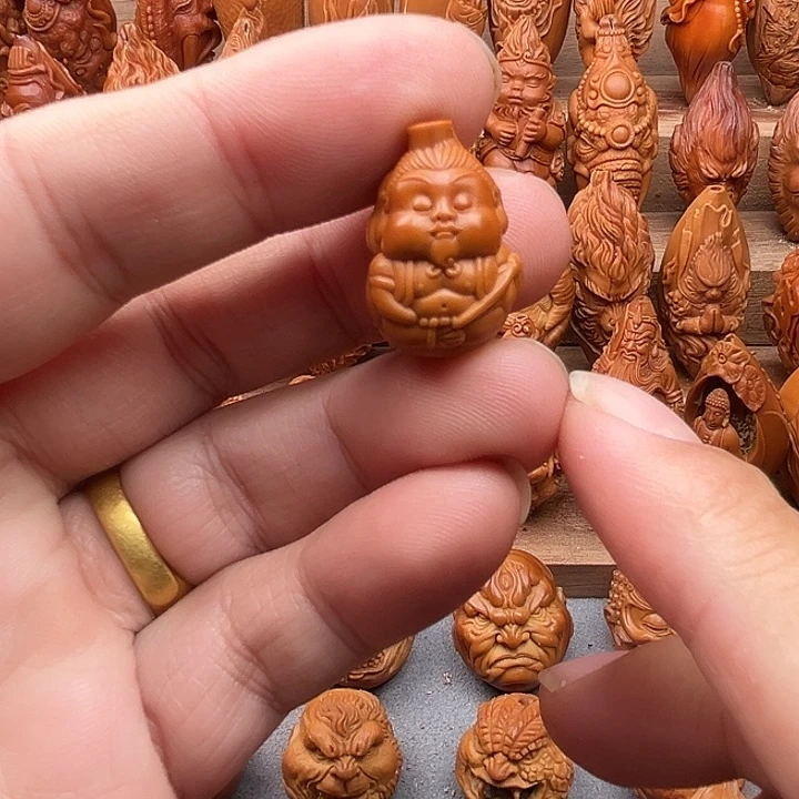橄榄核吊坠16太乙真人