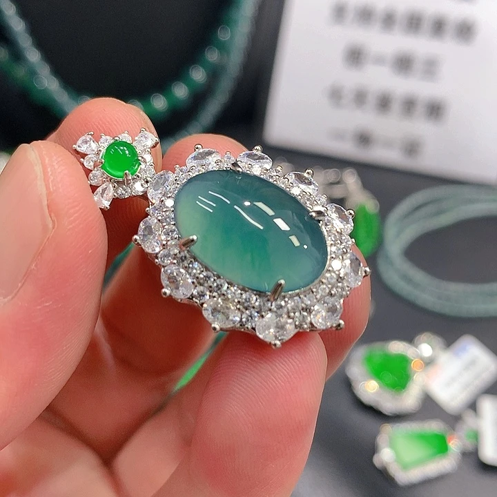 翡翠手链未镶嵌。。。