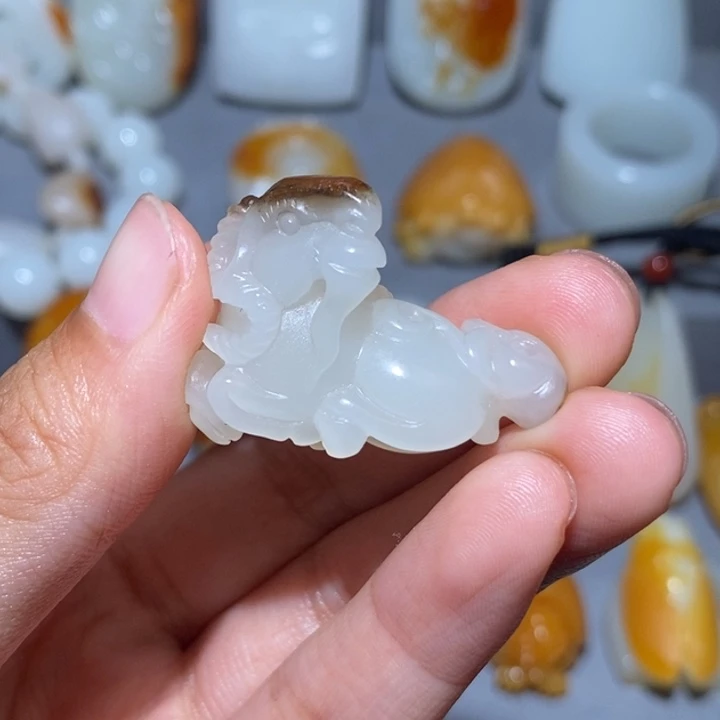 举***哥和田玉未镶嵌颈饰