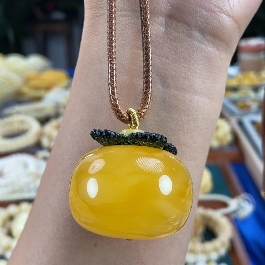 琥珀未镶嵌珠宝奇石鸡油红柿子吊坠