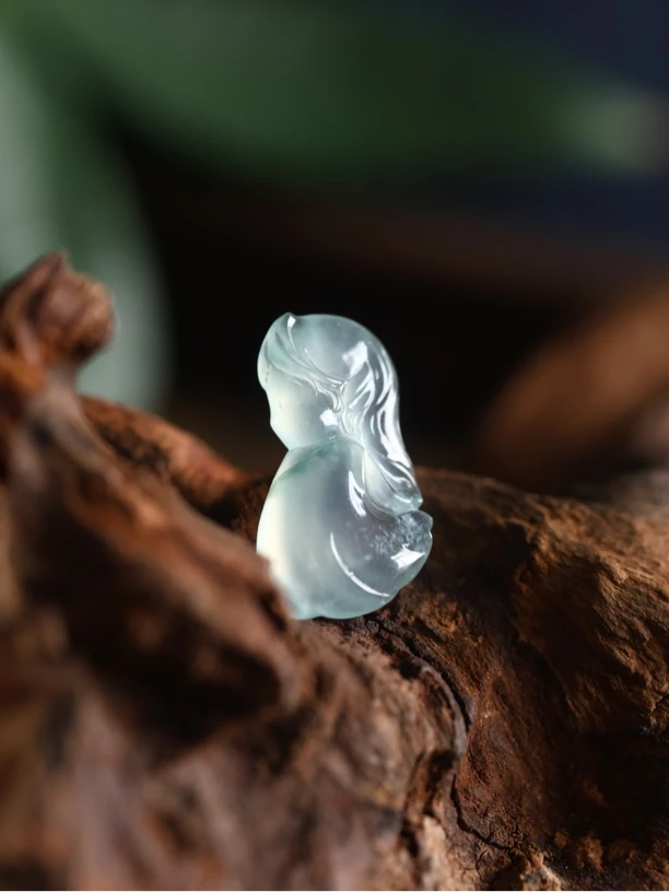 冰种翡翠小仙子裸石