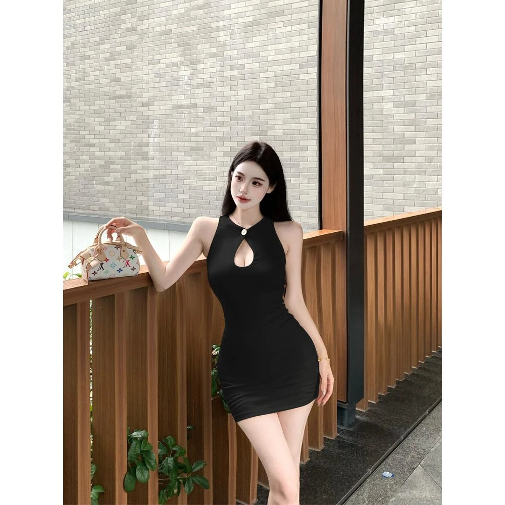 白色挂脖吊带连衣裙女2025纯欲性感镂空包臀裙显身材无袖背心裙子