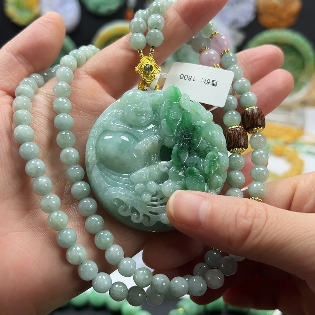 翡翠未镶嵌颈饰吊坠