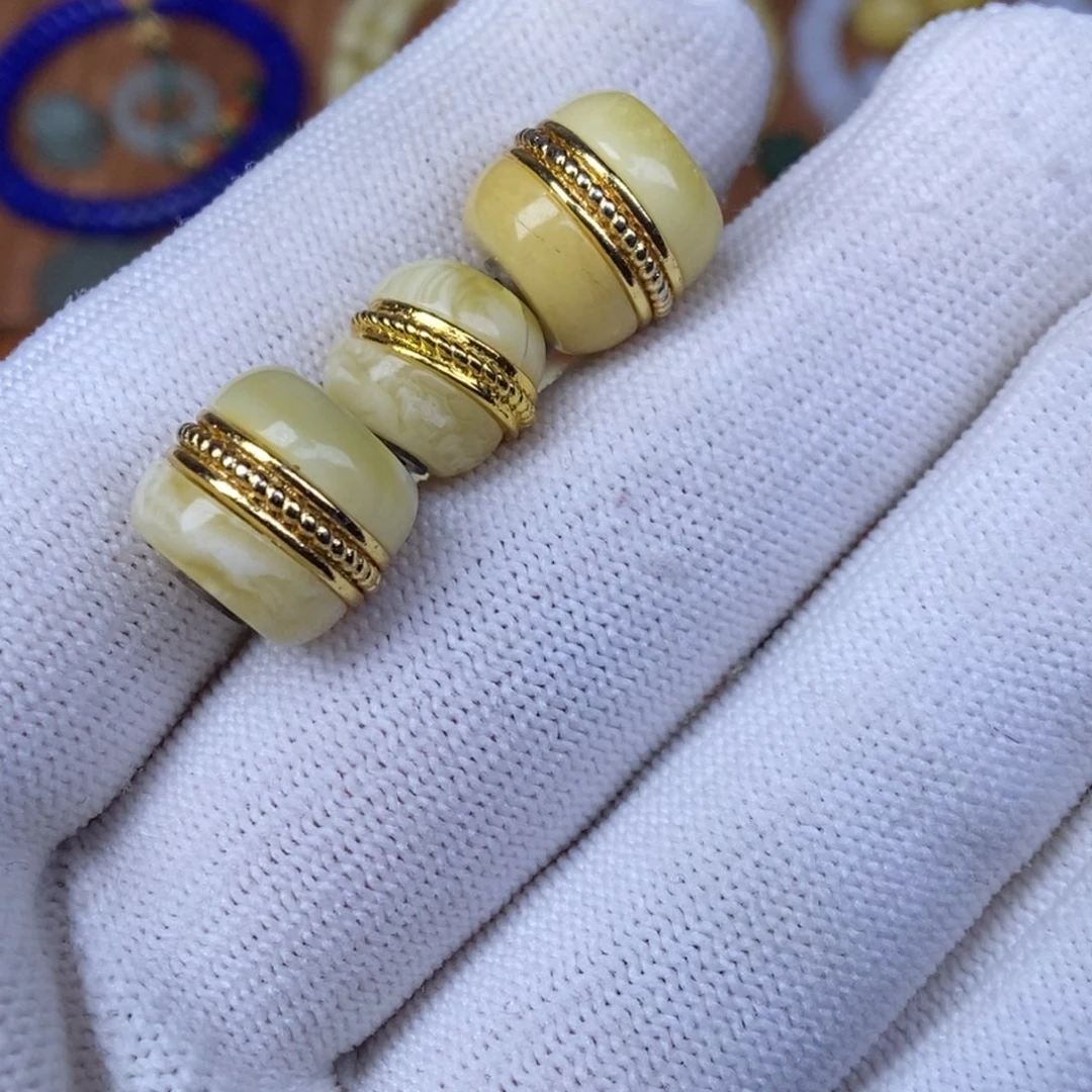 琥珀未镶嵌手链瑕疵