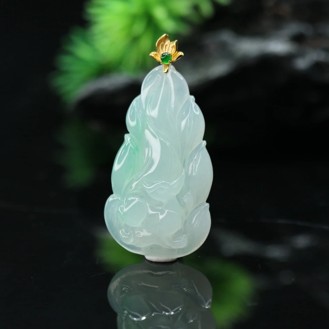 43天然缅甸翡翠A货18k九尾狐吊坠/200478/上海嘉禾拍卖