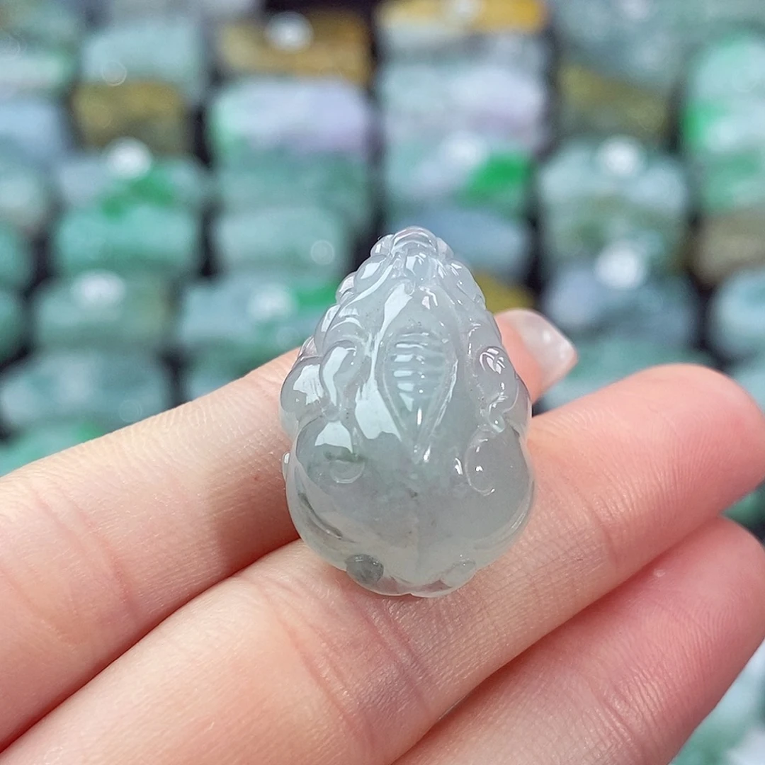 颈饰未镶嵌翡翠天然