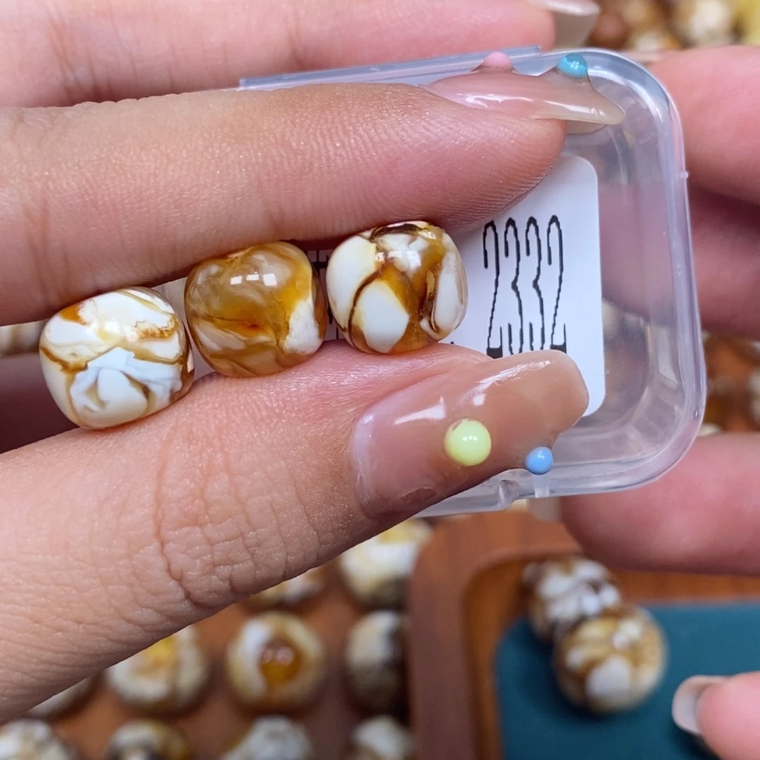 沁色蜜蜡未镶嵌2332