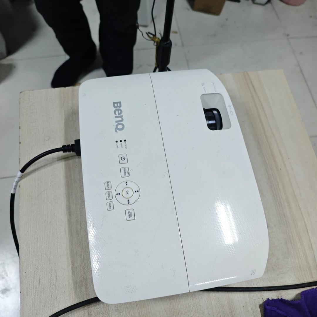 高清长焦投影仪运费到付