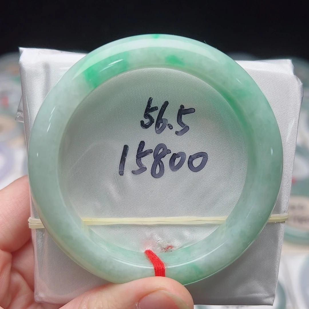 翡翠未镶嵌手镯A货