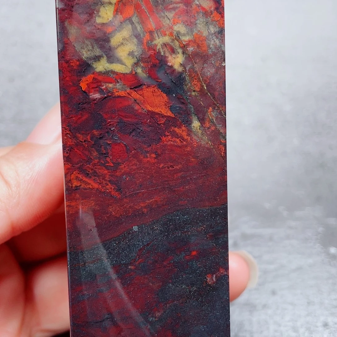 玉桂林鸡血玉印章镇尺3